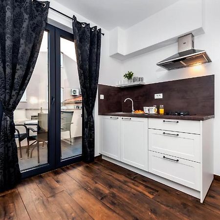 Deluxe Apartments A&A - 2 Ровин Екстериор снимка