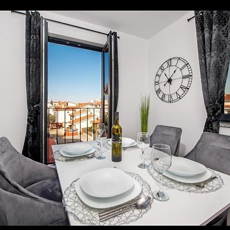 Deluxe Apartments A&A - 2 Ровин Екстериор снимка