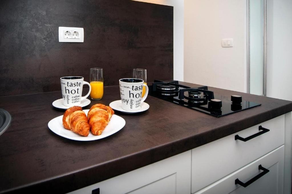 Deluxe Apartments A&A - 2 Ровин Екстериор снимка