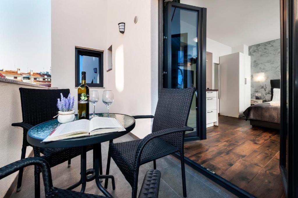 Deluxe Apartments A&A - 2 Ровин Екстериор снимка