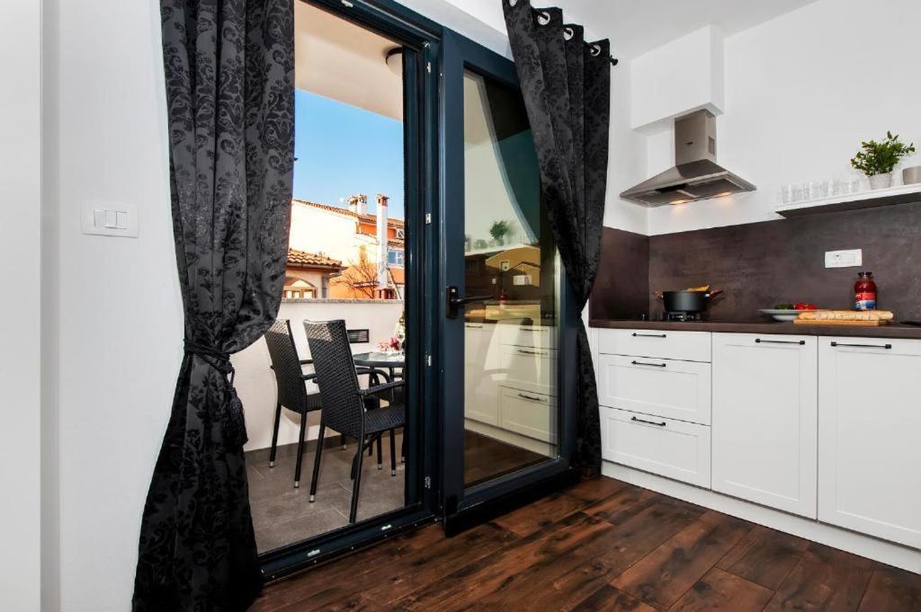 Deluxe Apartments A&A - 2 Ровин Екстериор снимка