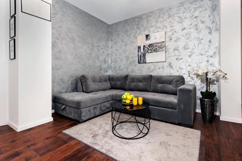 Deluxe Apartments A&A - 2 Ровин Екстериор снимка